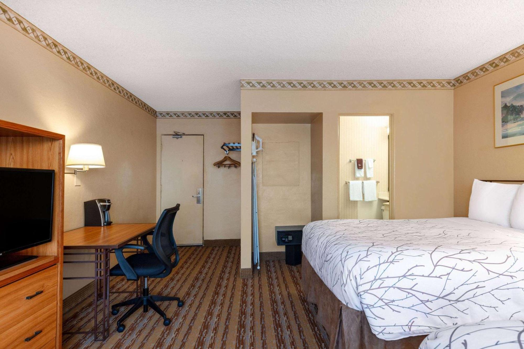 ทราเวลลอดจ์ ซีแอตเทิล บาย เดอะ สเปซ นีดเดิล Hotel ภายนอก รูปภาพ