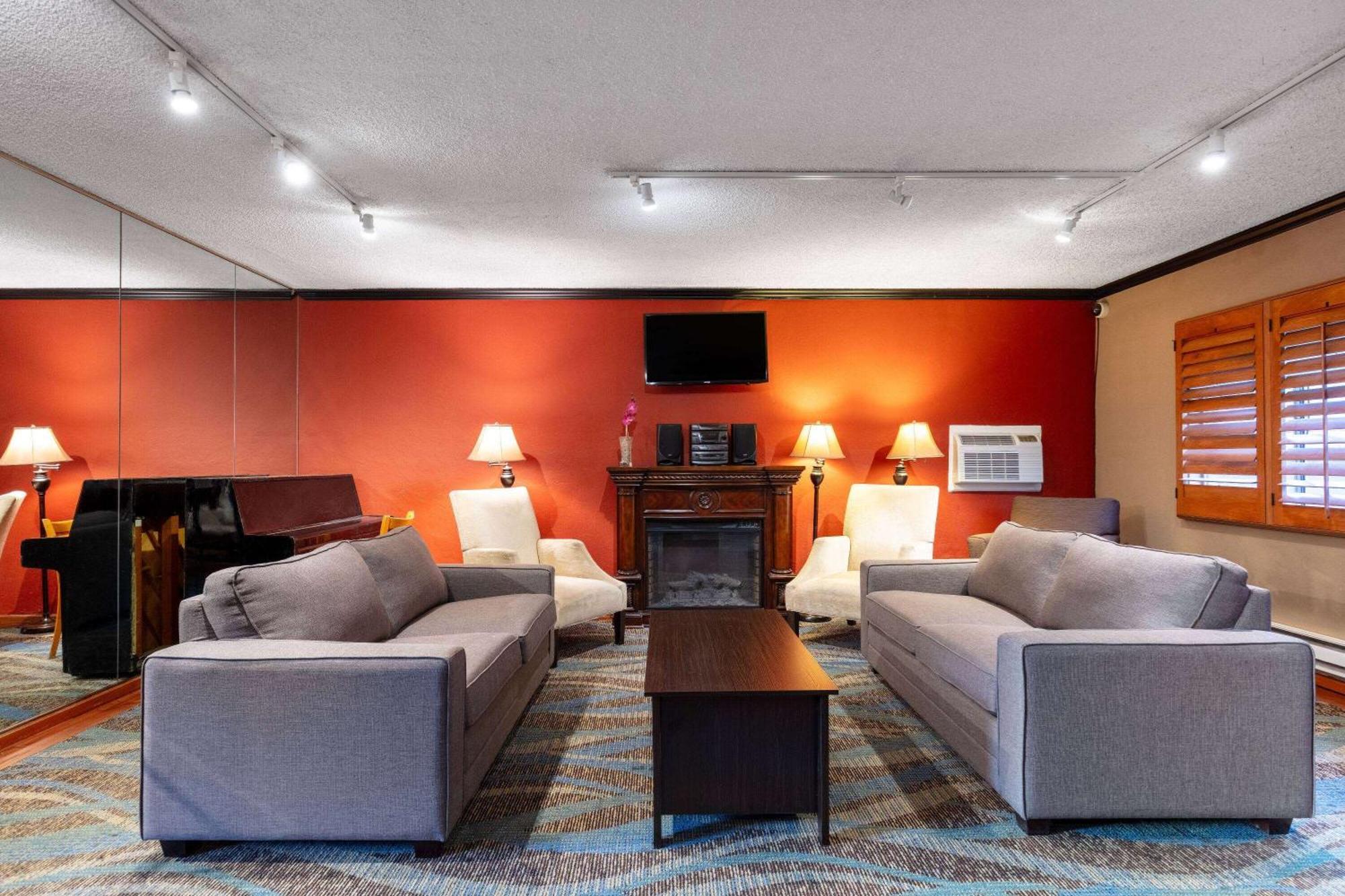 ทราเวลลอดจ์ ซีแอตเทิล บาย เดอะ สเปซ นีดเดิล Hotel ภายนอก รูปภาพ