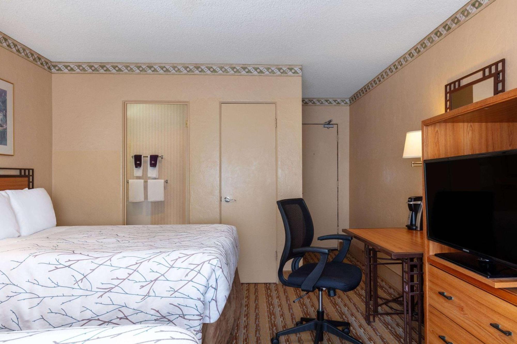 ทราเวลลอดจ์ ซีแอตเทิล บาย เดอะ สเปซ นีดเดิล Hotel ภายนอก รูปภาพ